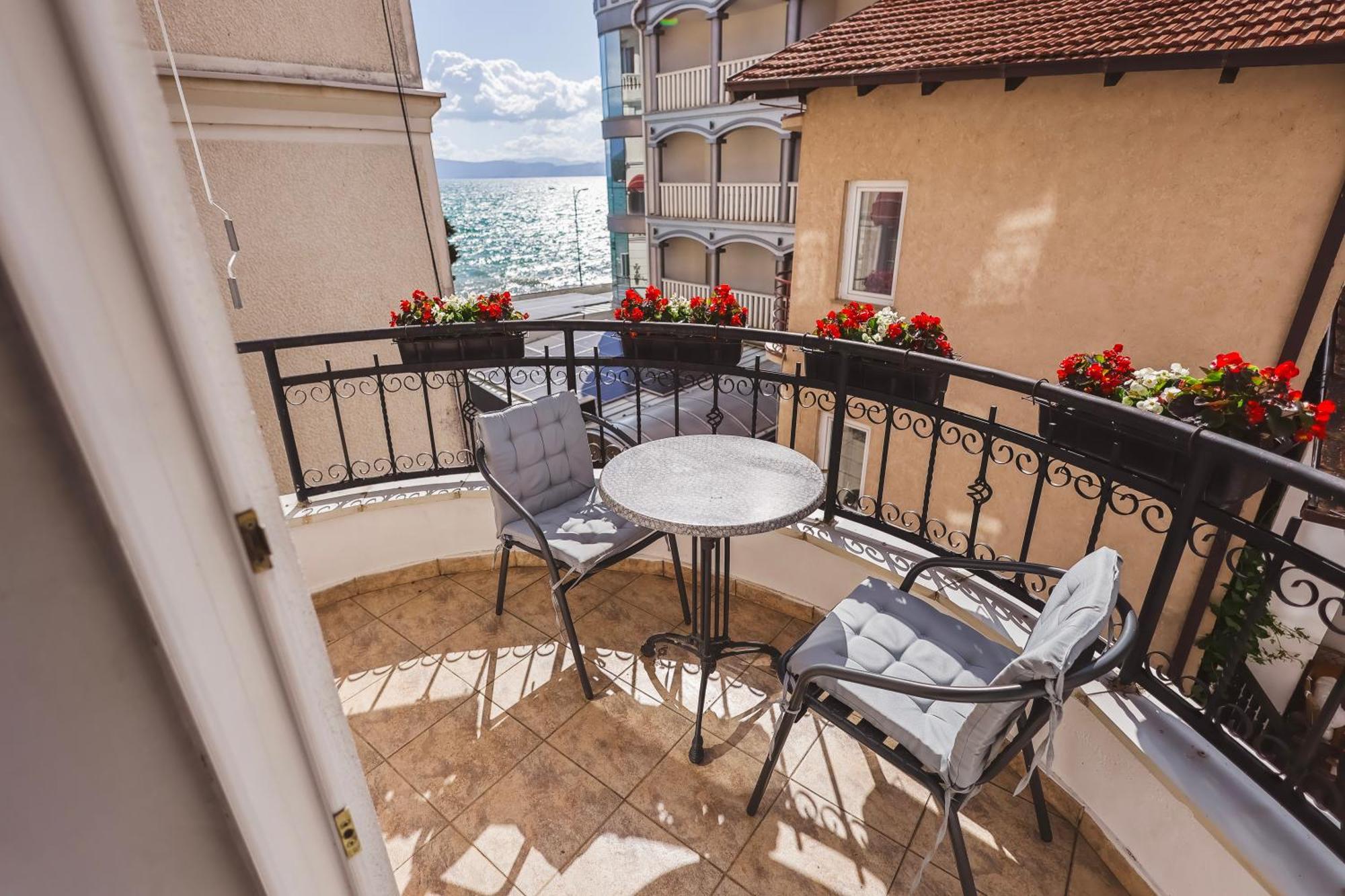 Ammotti Hotel Ohrid Ngoại thất bức ảnh