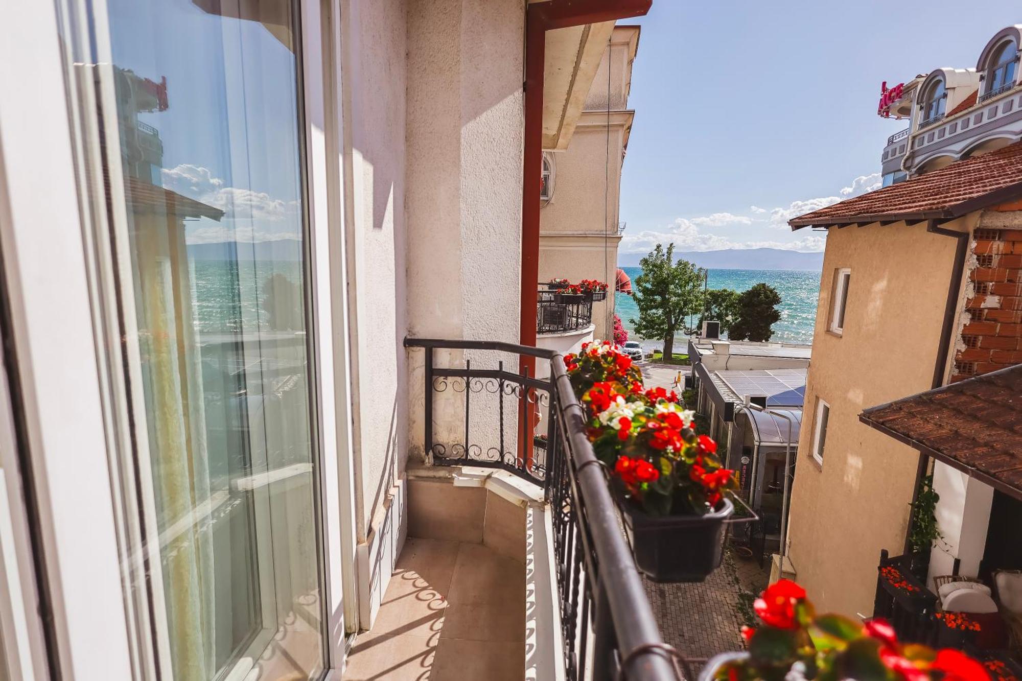 Ammotti Hotel Ohrid Ngoại thất bức ảnh